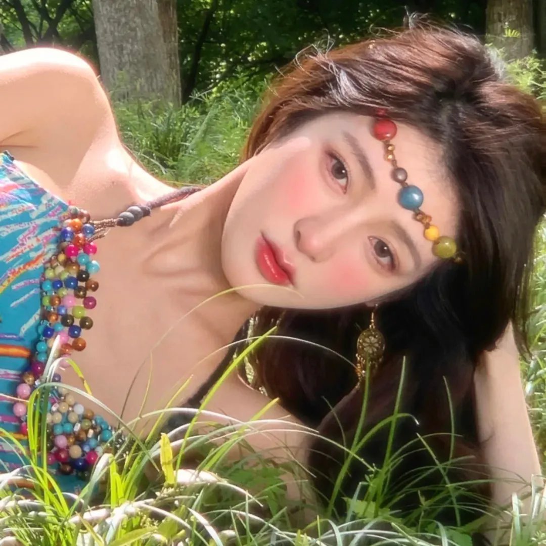 秦总你闺女又去摆地摊了